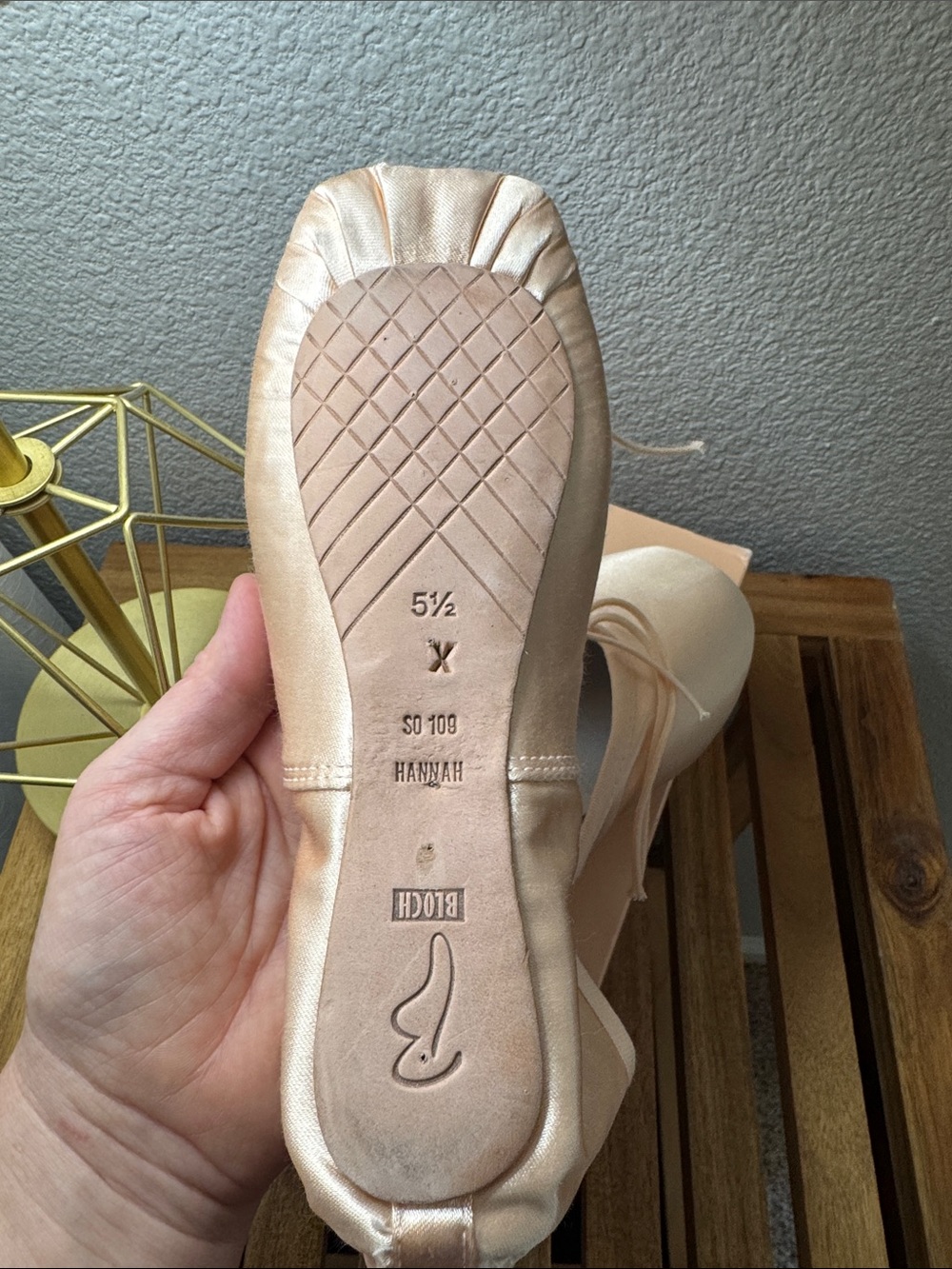 Bloch - Hannah Pointe Shoes - New multiple sizes available - #S0109 - Picture 3 of 4